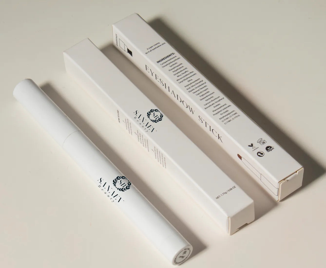 Eyeshadow Stick Never Crease Waterproof Fadeproof Transferproof Shimmer Built-In Sharpener